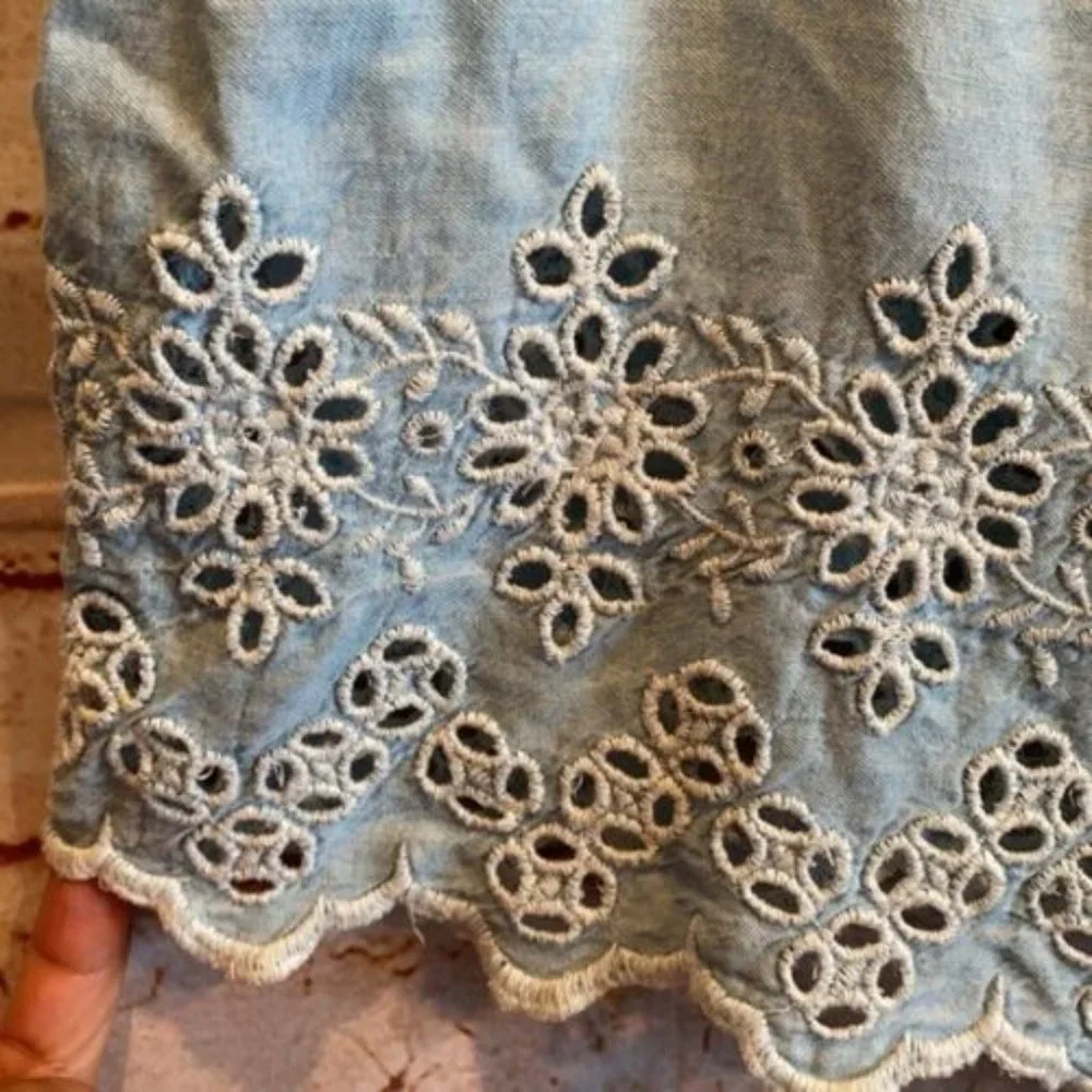 OLD NAVY dress M Eyelet blue chambray cold shoulder EUC - Picture 6 of 11